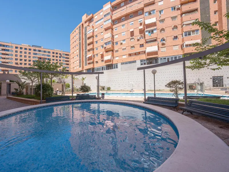 Apartamento de 2 dormitorios en Alicante, Costa Blanca — foto 2 de 28