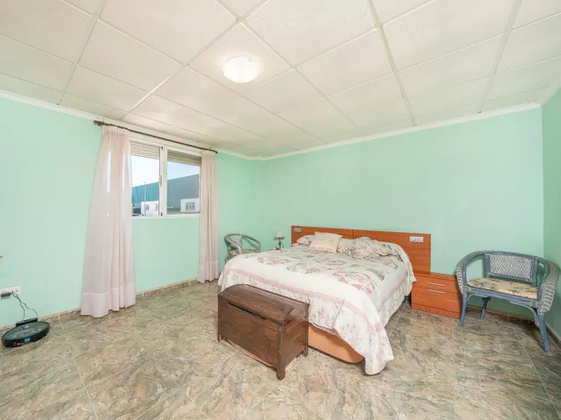 Local comercial de 4 dormitorios en Desconocido, Costa Blanca — foto 19 de 30