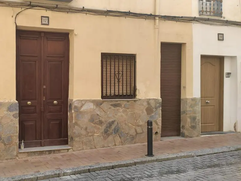 Local comercial de 6 dormitorios en Benidorm, Costa Blanca — foto 2 de 13