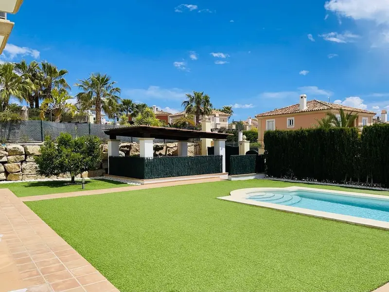 Villa de 4 dormitorios en Finestrat, Costa Blanca — foto 4 de 30