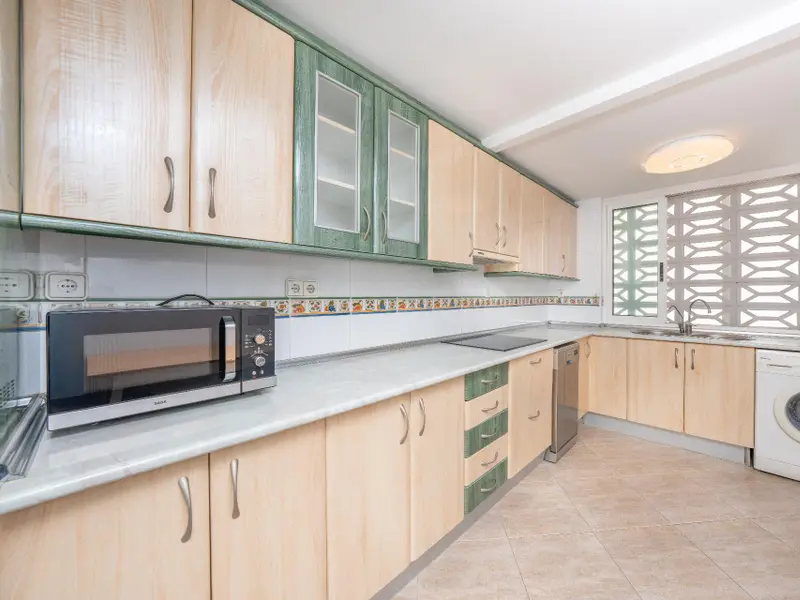 Apartamento de 2 dormitorios en Benidorm, Costa Blanca — foto 24 de 28
