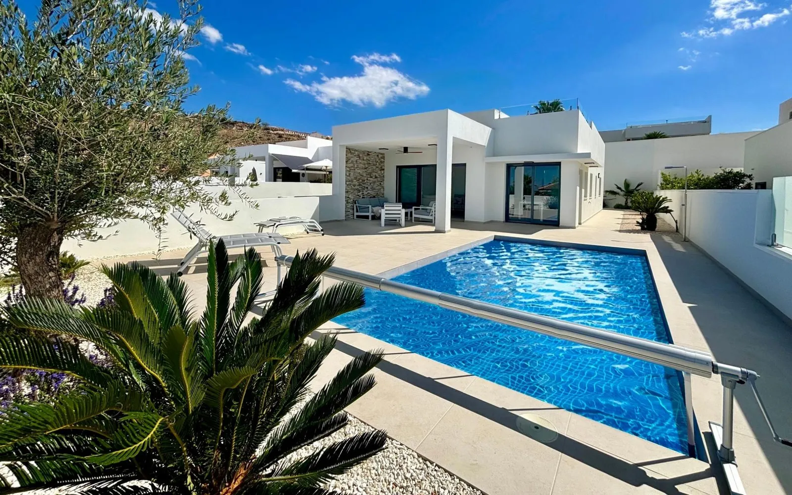 Villa de 3 dormitorios en Rojales, Costa Blanca — foto 1 de 30