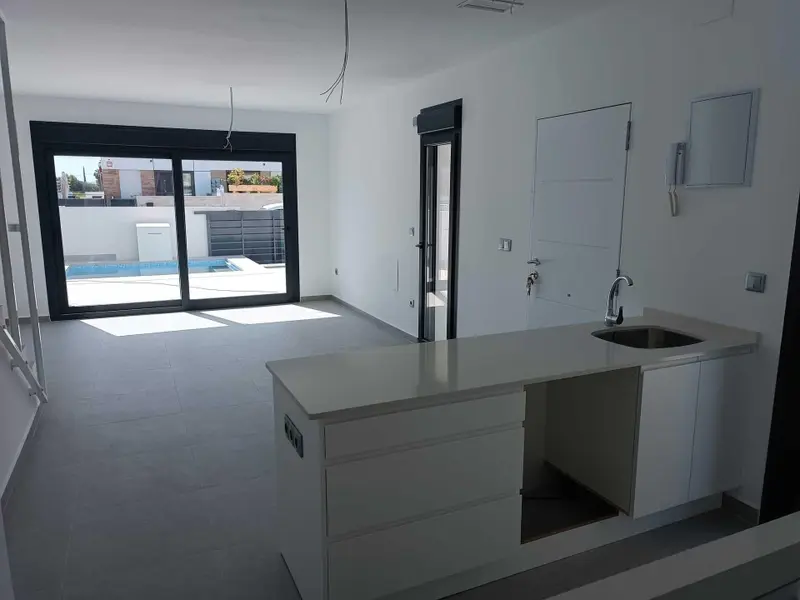 Villa de 3 dormitorios en Daya Nueva, Costa Blanca — foto 9 de 15