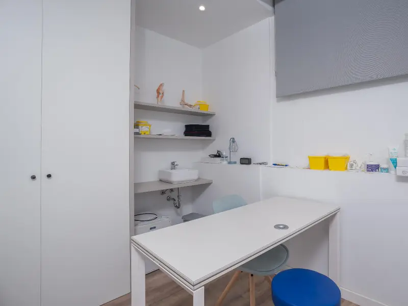 Local comercial de 4 dormitorios en Alicante, Costa Blanca — foto 10 de 30