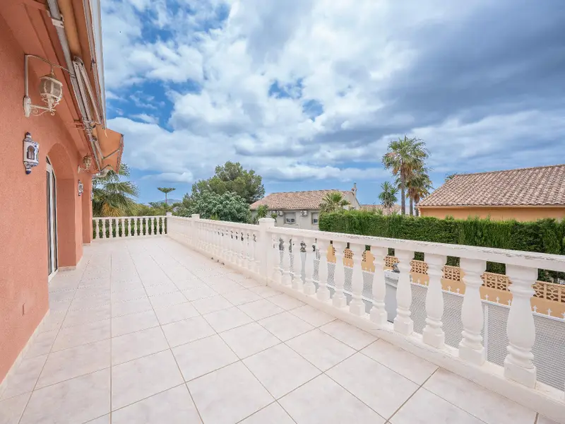 Villa de 5 dormitorios en La Nucía, Costa Blanca — foto 25 de 30