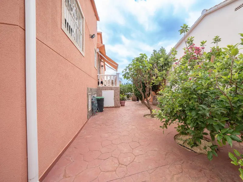 Villa de 5 dormitorios en La Nucía, Costa Blanca — foto 18 de 30