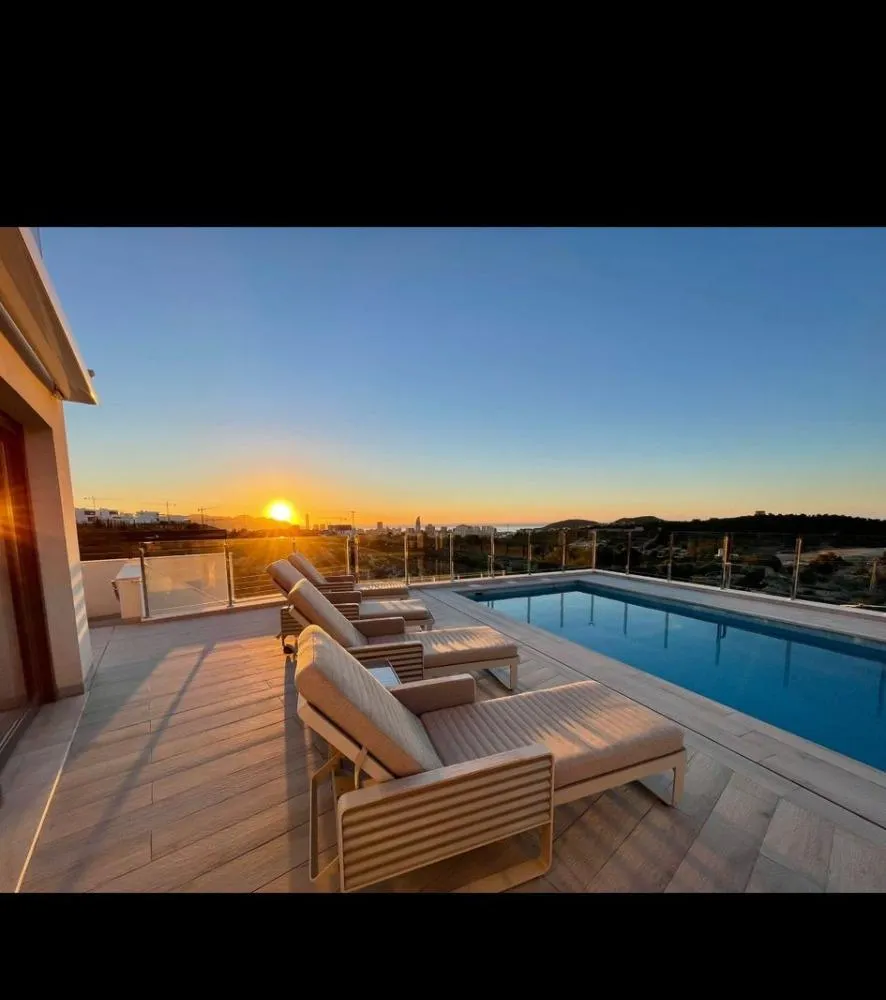 Villa de 5 dormitorios en Finestrat, Costa Blanca — foto 1 de 30