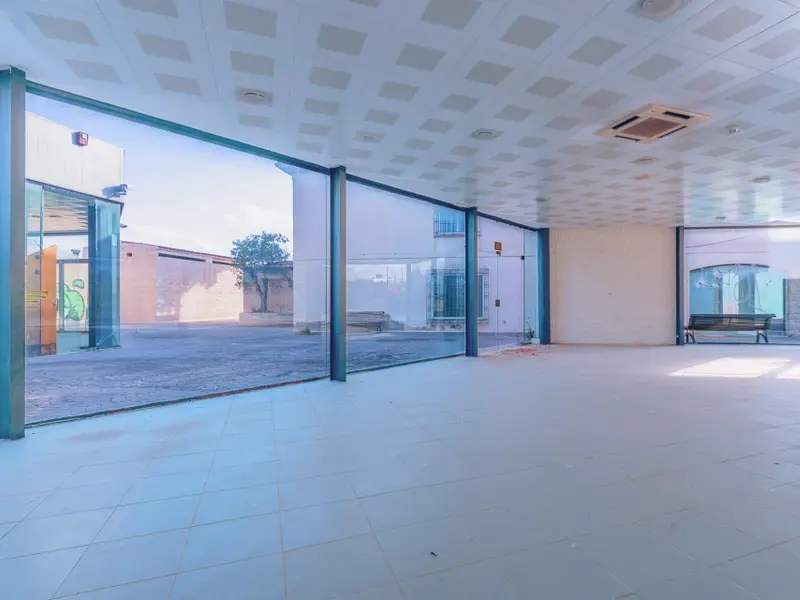 محل تجاري en Alicante, Costa Blanca — صورة 5 من 15