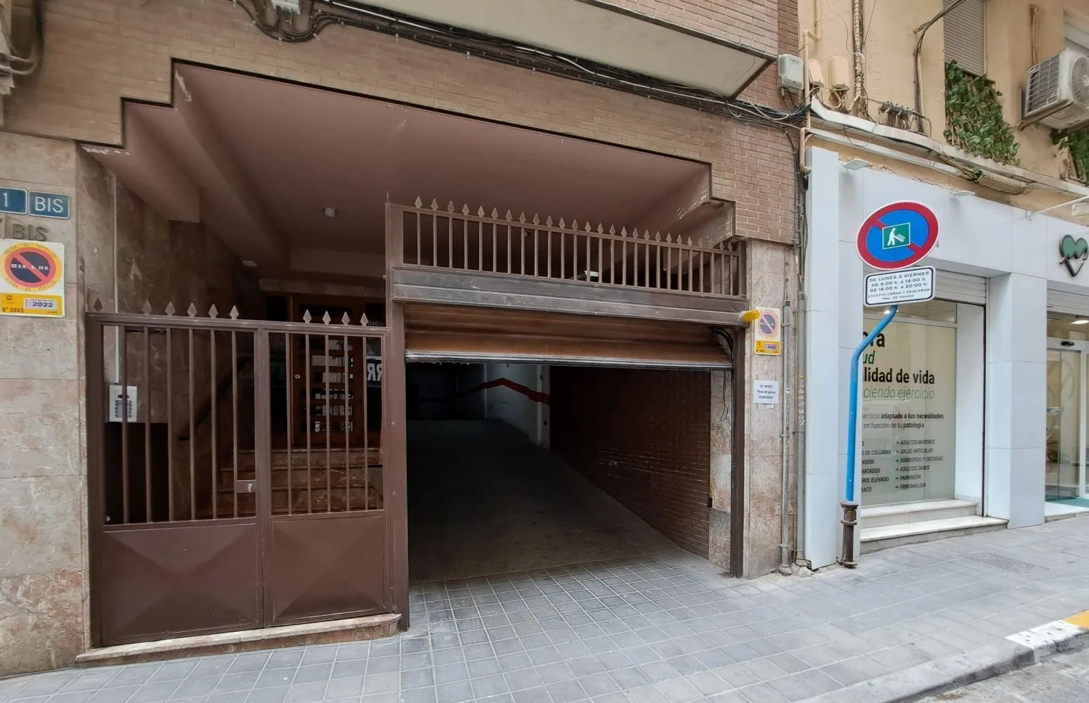 Garage in Alicante, Costa Blanca — photo 1 of 12