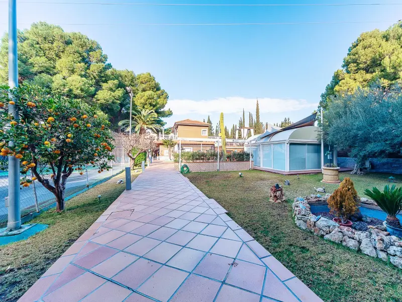 Villa de 5 dormitorios en Elda, Costa Blanca — foto 15 de 30