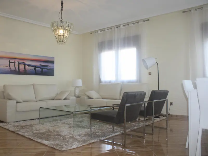 Villa de 3 dormitorios en Torrevieja, Costa Blanca — foto 9 de 26