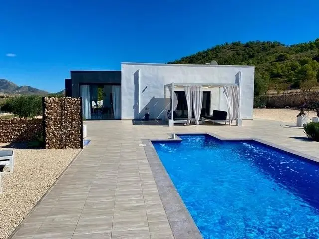 Villa de 3 dormitorios en Hondón de las Nieves, Costa Blanca — foto 22 de 29