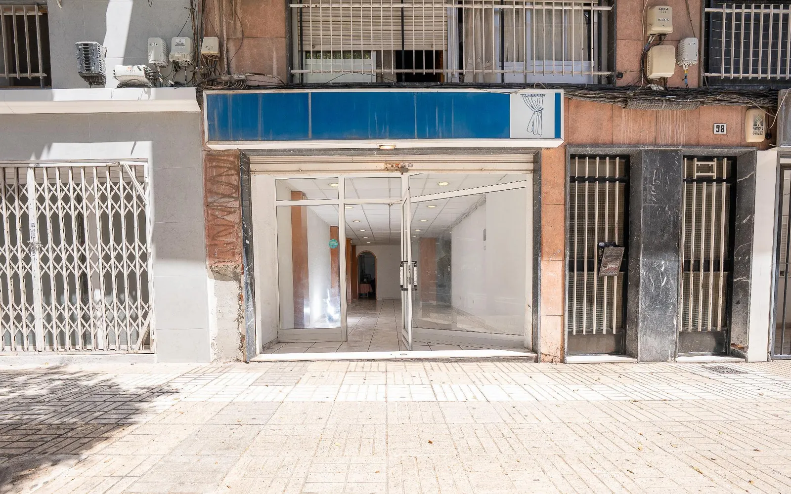 Gewerbe in Elche, Costa Blanca — Foto 1 von 10