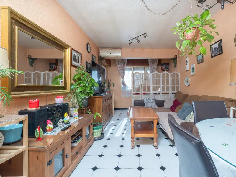 Apartamento de 4 dormitorios en Desconocido, Costa Blanca — foto 1 de 21