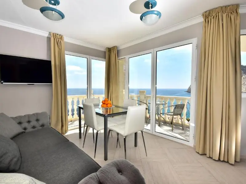 Local comercial de 24 dormitorios en Benidorm, Costa Blanca — foto 19 de 27