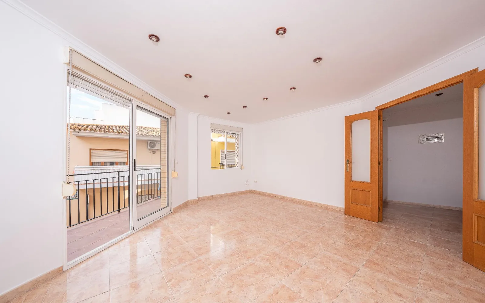 Apartamento de 3 dormitorios en Dénia, Costa Blanca — foto 1 de 20