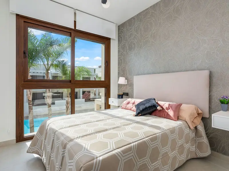 Bungalow de 2 dormitorios en Torrevieja, Costa Blanca — foto 11 de 29