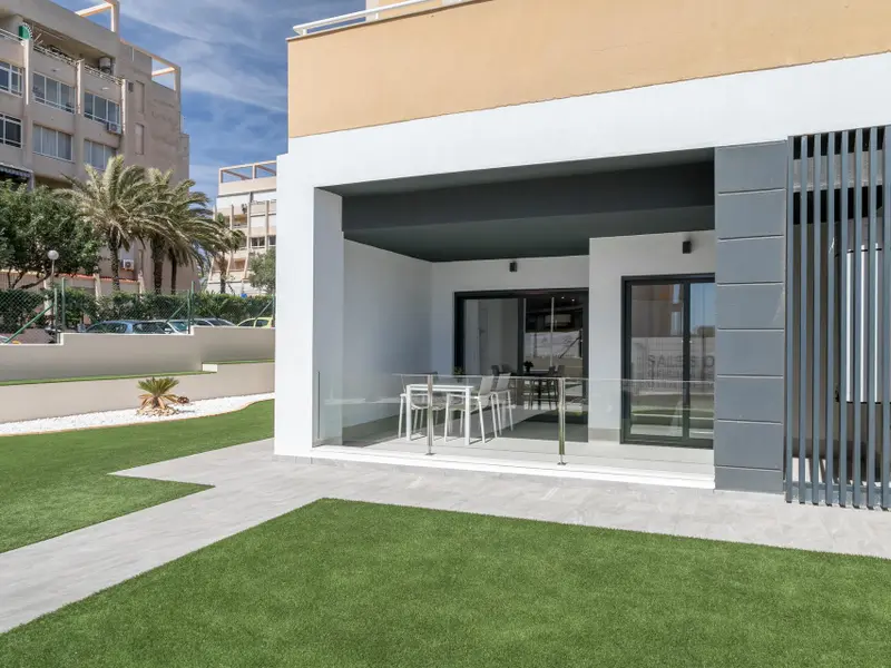 Apartamento de 2 dormitorios en Torrevieja, Costa Blanca — foto 16 de 30
