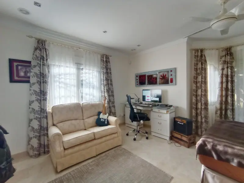 Villa with 4 bedrooms in Dénia, Costa Blanca — photo 24 of 30