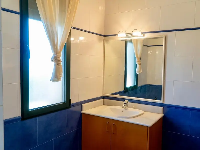 Casa de campo de 5 dormitorios en Desconocido, Costa Blanca — foto 21 de 30