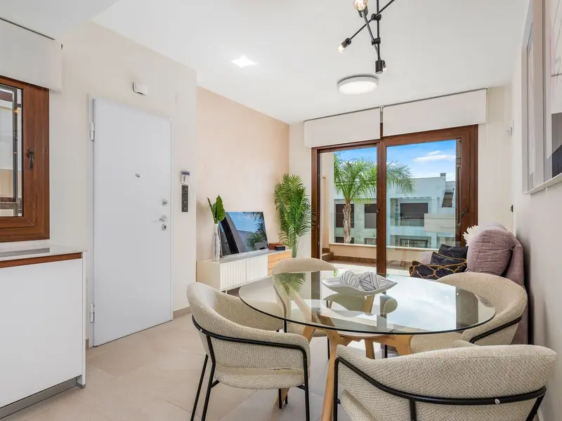 Bungalow de 2 dormitorios en Torrevieja, Costa Blanca — foto 5 de 29