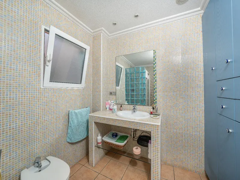Maison mitoyenne avec 5 chambres à Daya Nueva, Costa Blanca — photo 17 sur 30