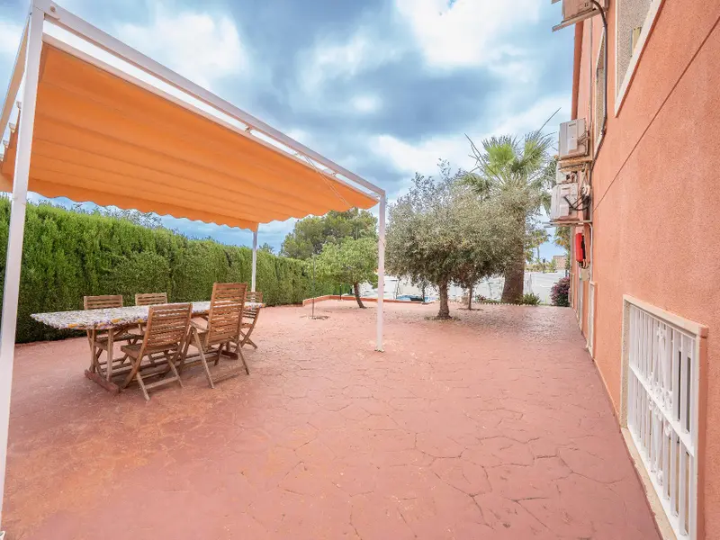 Villa de 5 dormitorios en La Nucía, Costa Blanca — foto 17 de 30