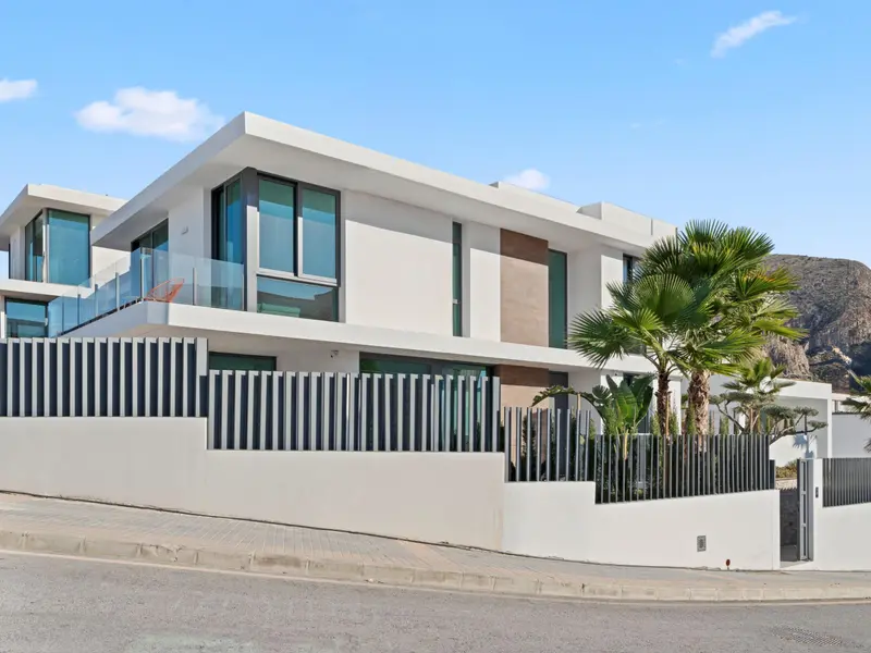 Villa with 3 bedrooms in Benidorm, Costa Blanca — photo 23 of 30