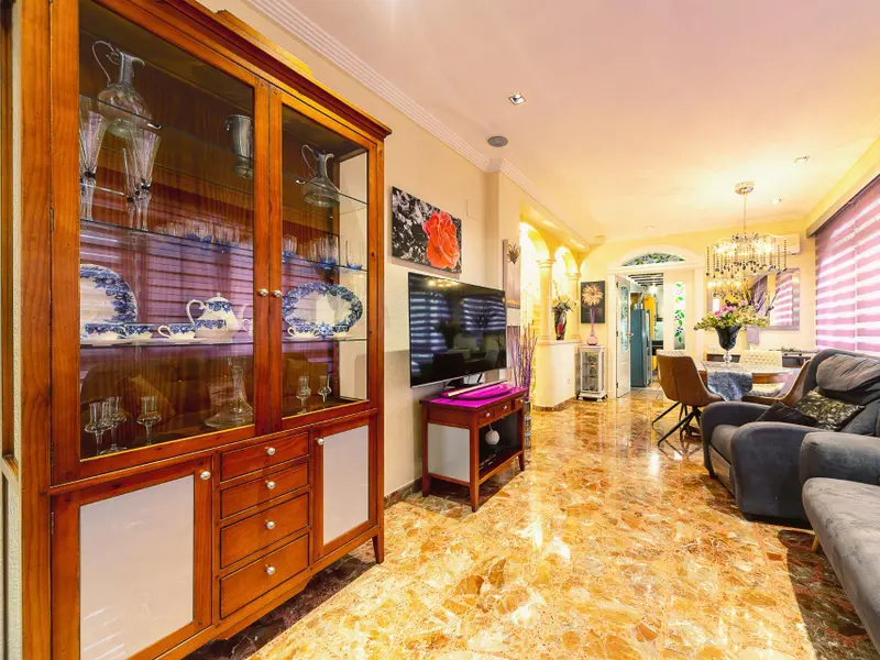 Villa de 5 dormitorios en Elda, Costa Blanca — foto 19 de 30