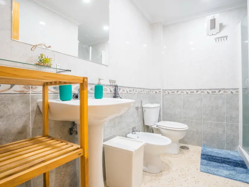 Apartamento de 2 dormitorios en Benidorm, Costa Blanca — foto 8 de 12