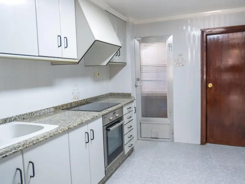 Villa de 4 dormitorios en Desconocido, Costa Blanca — foto 8 de 30