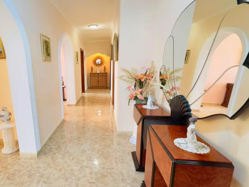 Villa de 6 dormitorios en La Nucía, Costa Blanca — foto 2 de 6