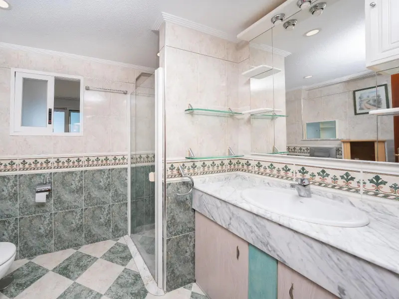 Apartamento de 2 dormitorios en Benidorm, Costa Blanca — foto 19 de 28