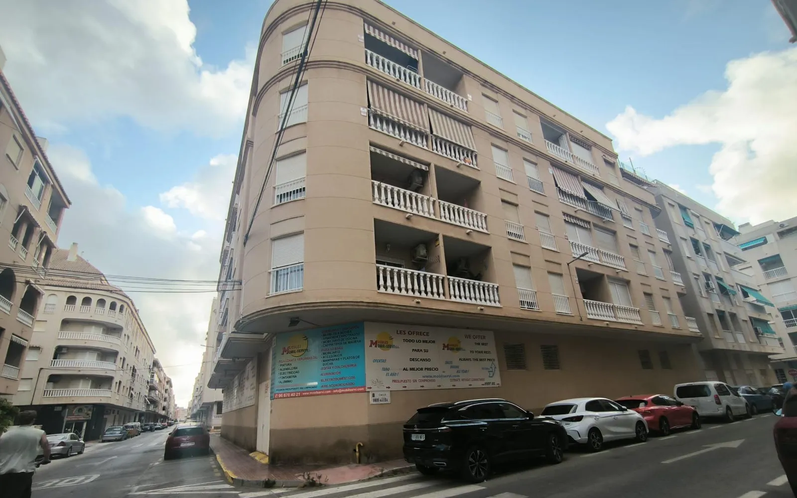 Apartamento de 2 dormitorios en Torrevieja, Costa Blanca — foto 1 de 23