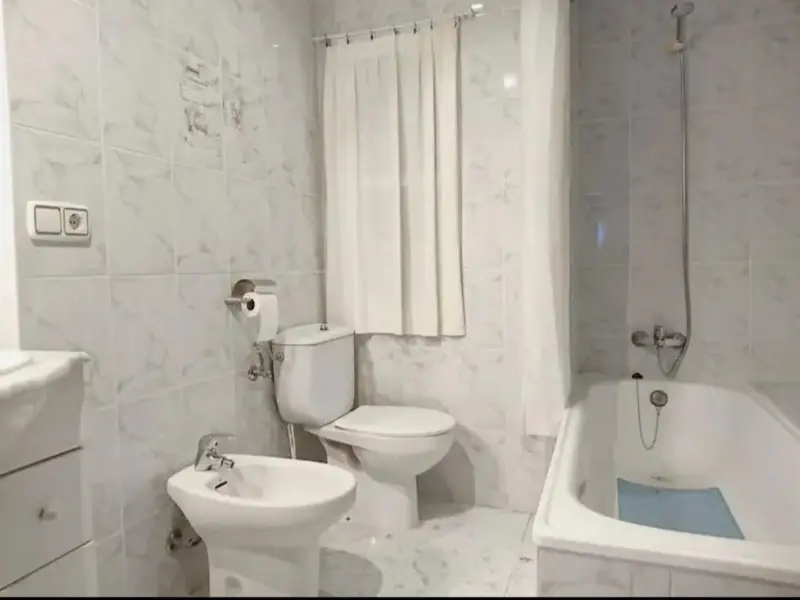 Apartamento de 2 dormitorios en Alicante, Costa Blanca — foto 15 de 17