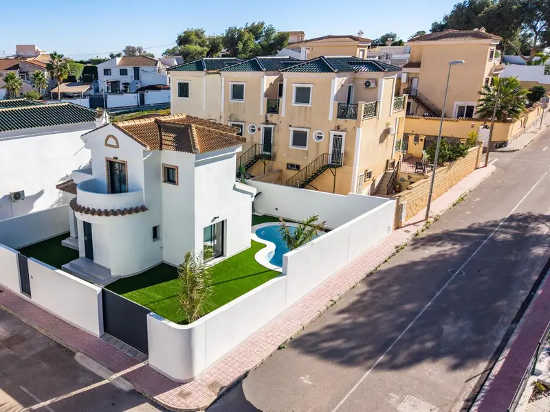 Villa de 3 dormitorios en Orihuela Costa, Costa Blanca — foto 29 de 30