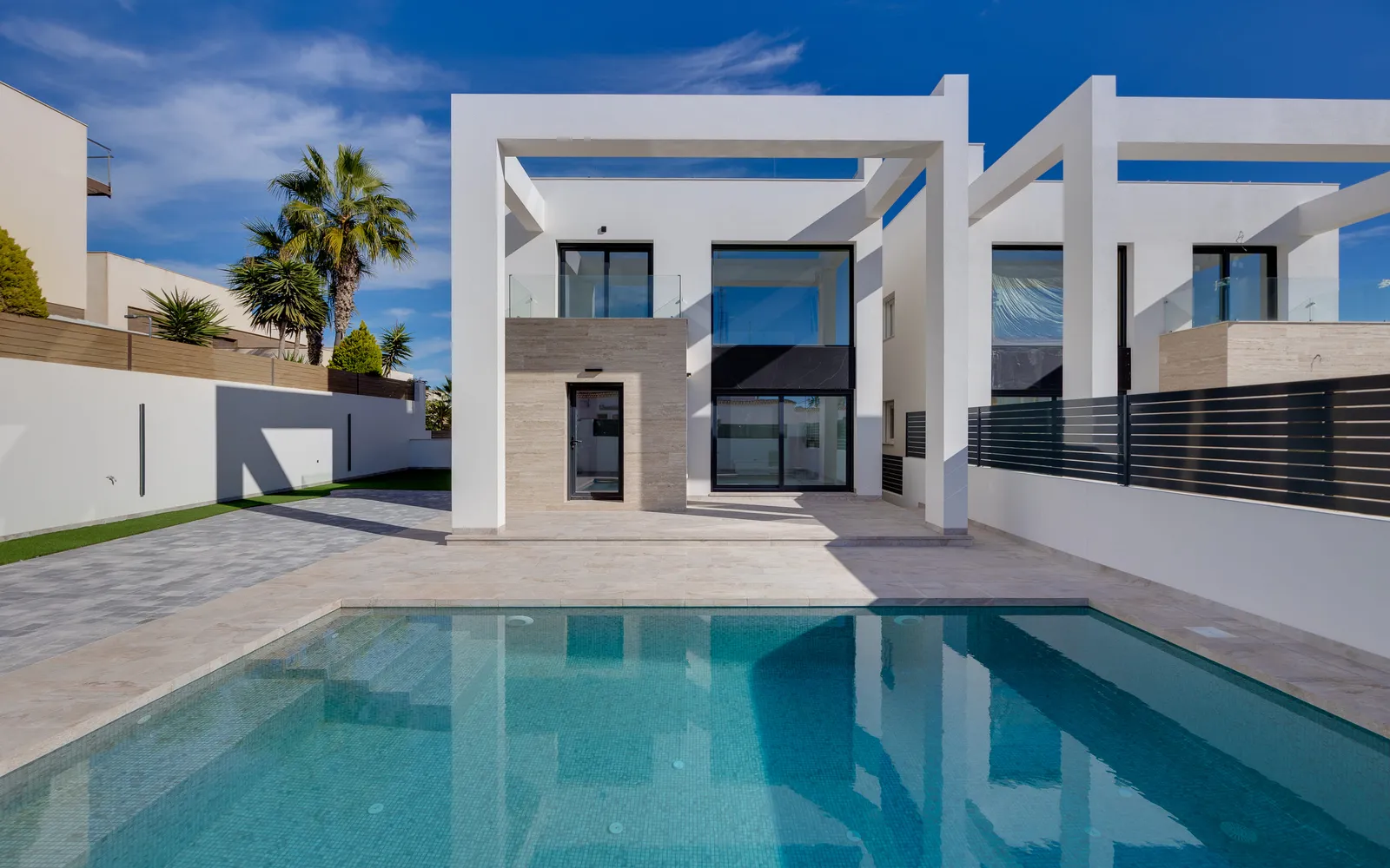 Chalet independiente de 4 dormitorios en Torrevieja, Costa Blanca — foto 1 de 1