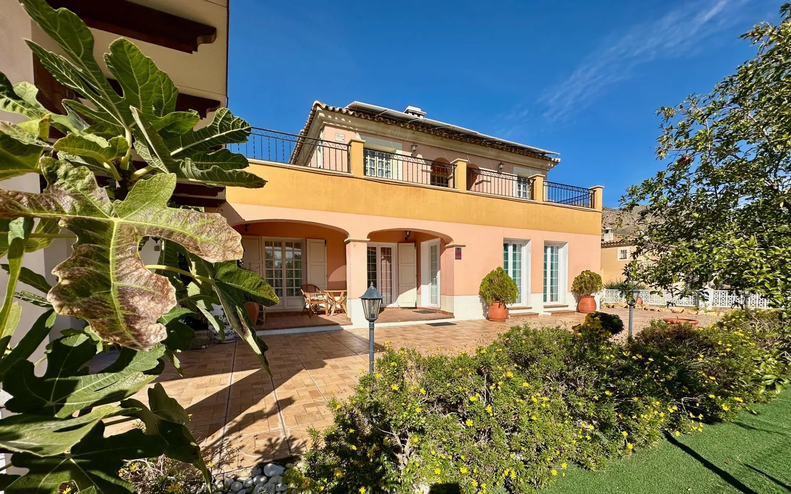 Villa de 4 dormitorios en Finestrat, Costa Blanca — foto 1 de 30