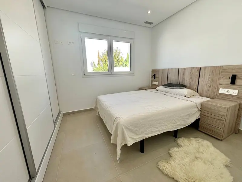 Villa de 3 dormitorios en Rojales, Costa Blanca — foto 18 de 30