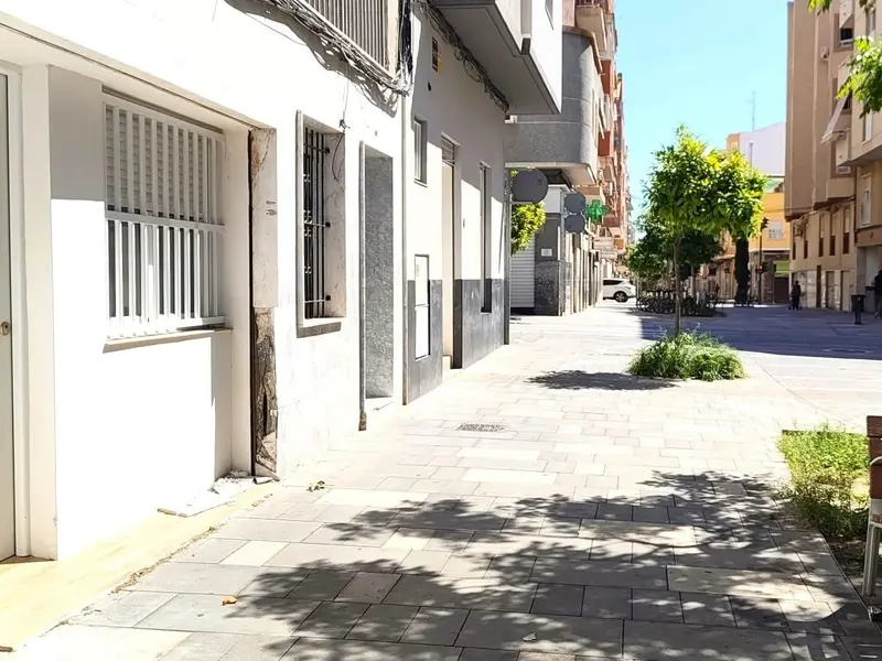 Local comercial en Elche, Costa Blanca — foto 3 de 4