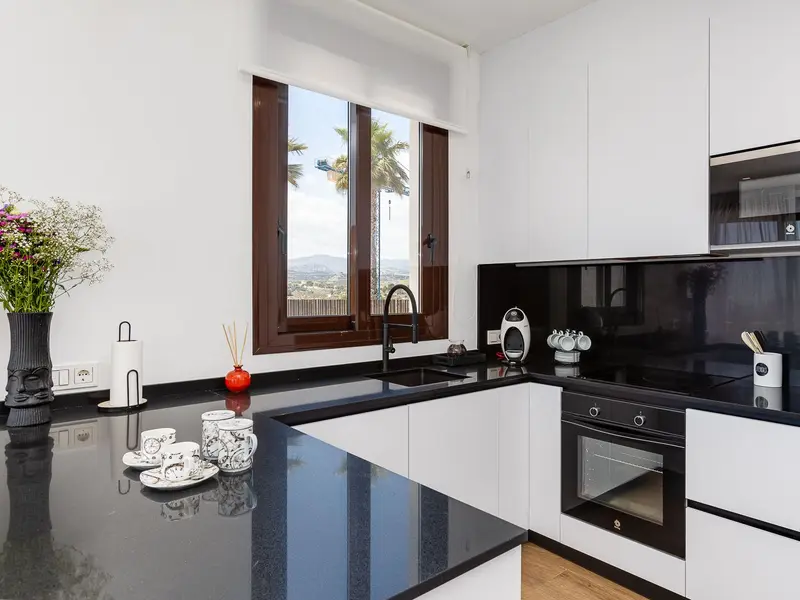 Villa de 4 dormitorios en Finestrat, Costa Blanca — foto 13 de 30
