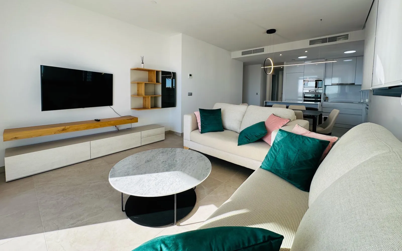 Apartamento de 3 dormitorios en Benidorm, Costa Blanca — foto 1 de 25