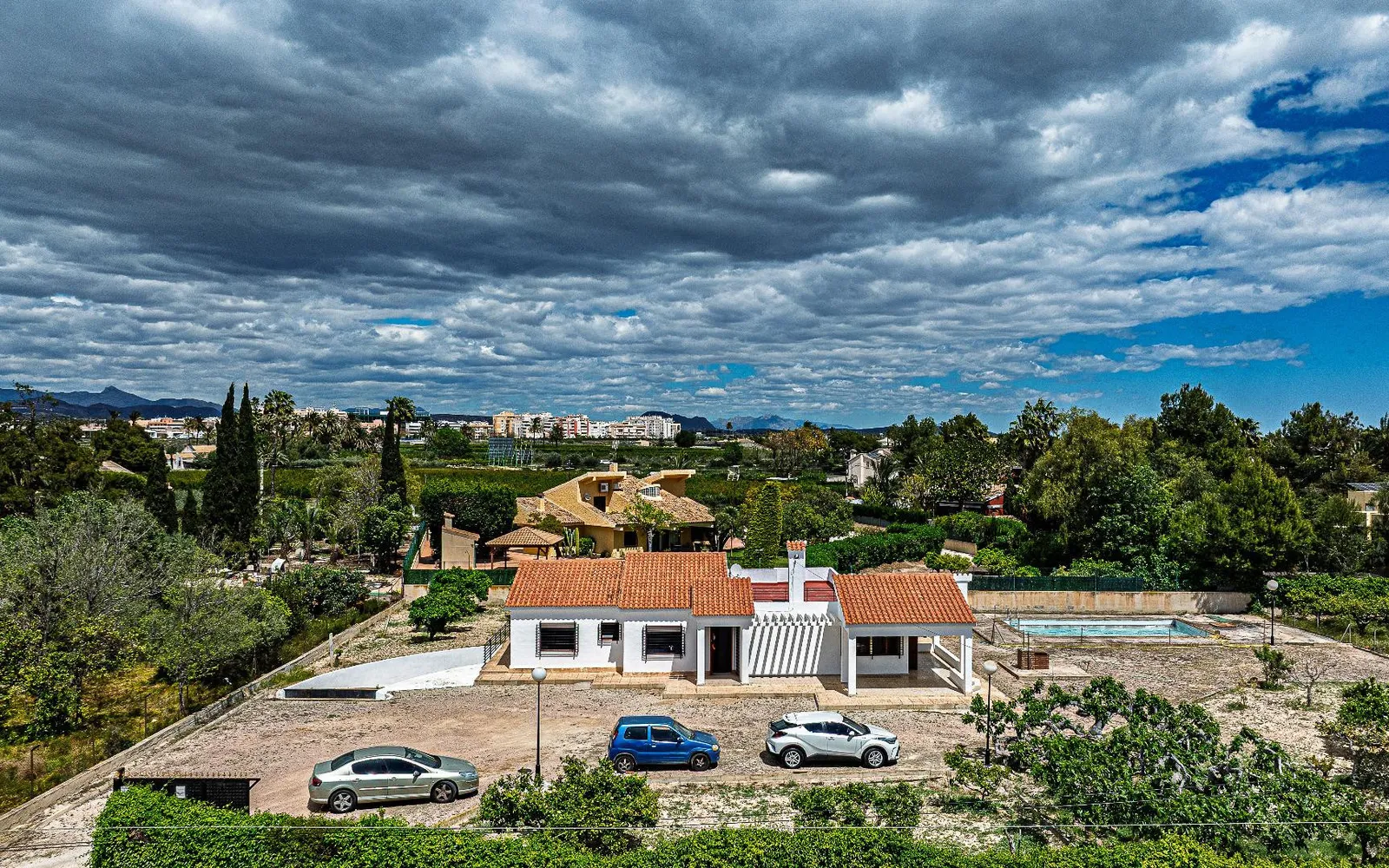 Villa with 4 bedrooms in Elche, Costa Blanca — photo 1 of 30