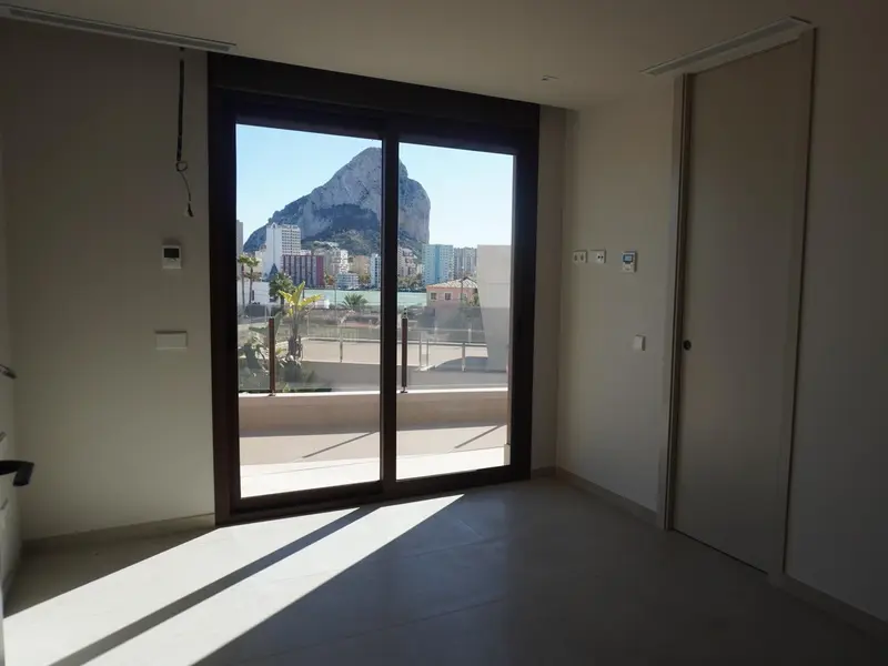 Вилла de 5 dormitorios en Calpe, Costa Blanca — фото 12 из 30