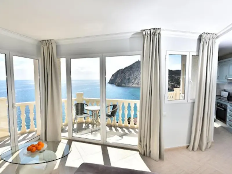 Local comercial de 24 dormitorios en Benidorm, Costa Blanca — foto 20 de 27