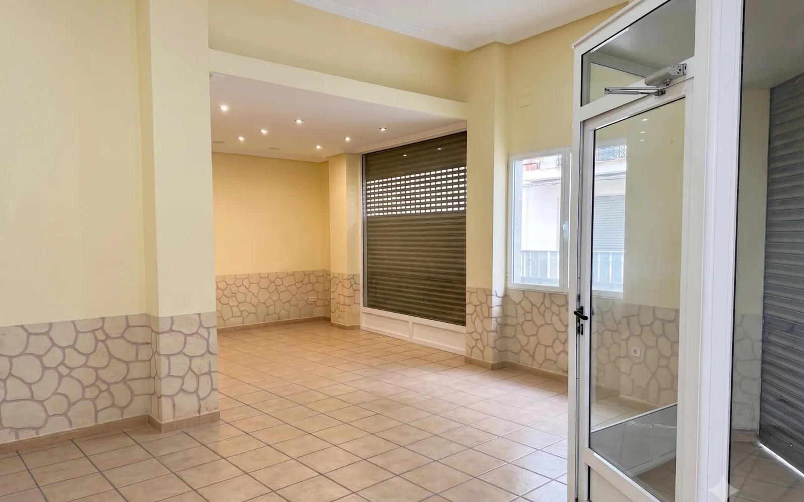 محل تجاري en Novelda, Costa Blanca — صورة 1 من 12