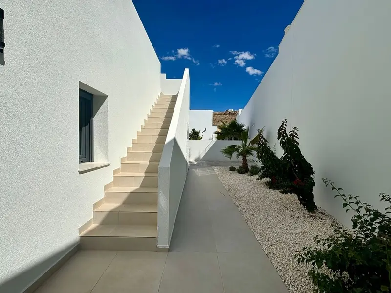Villa de 3 dormitorios en Rojales, Costa Blanca — foto 9 de 30