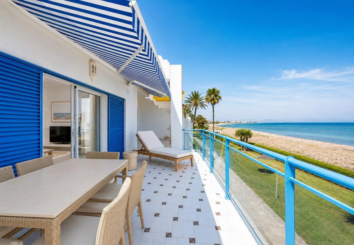 Apartamento de 2 dormitorios en Dénia, Costa Blanca — foto 1 de 29