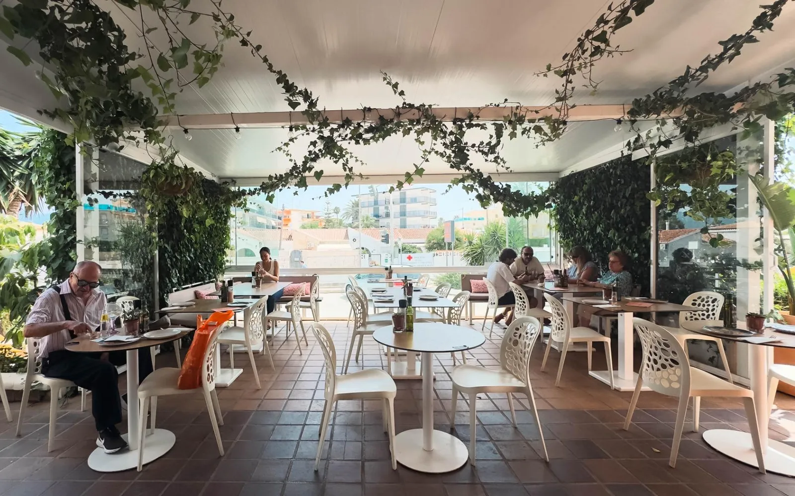 Комерційне приміщення з 3 спальнями у Dénia, Коста-Бланка — фото 1 з 30