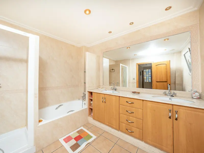 Maison mitoyenne avec 5 chambres à Daya Nueva, Costa Blanca — photo 29 sur 30